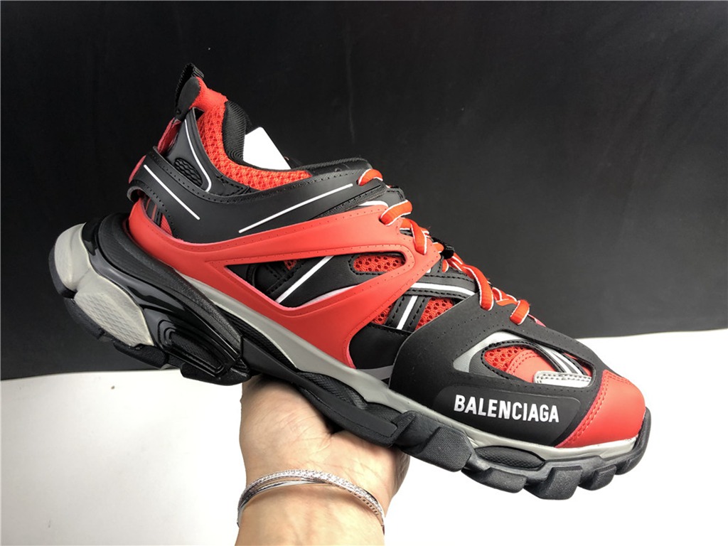 BLG TRACK SNEAKER